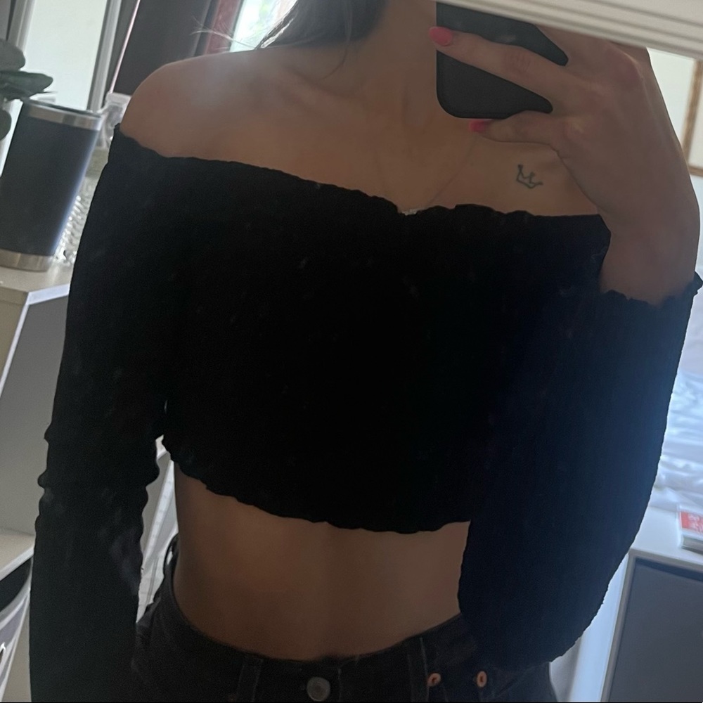 Long sleeve crop top